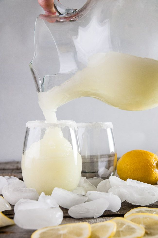 this is a Boozy Lemonade Slushies