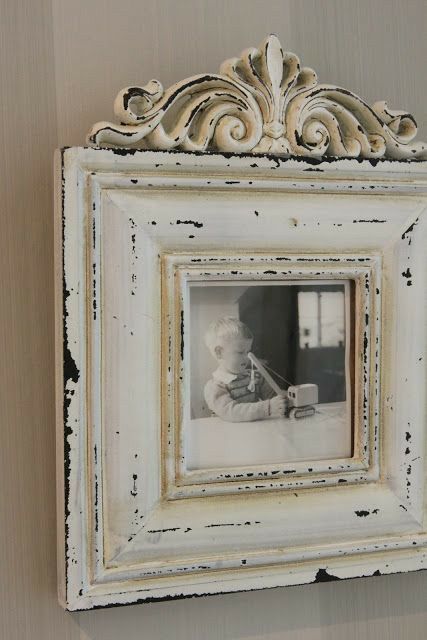 this is a Distressed Picture Frame