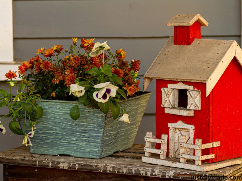 this is a farm house decor